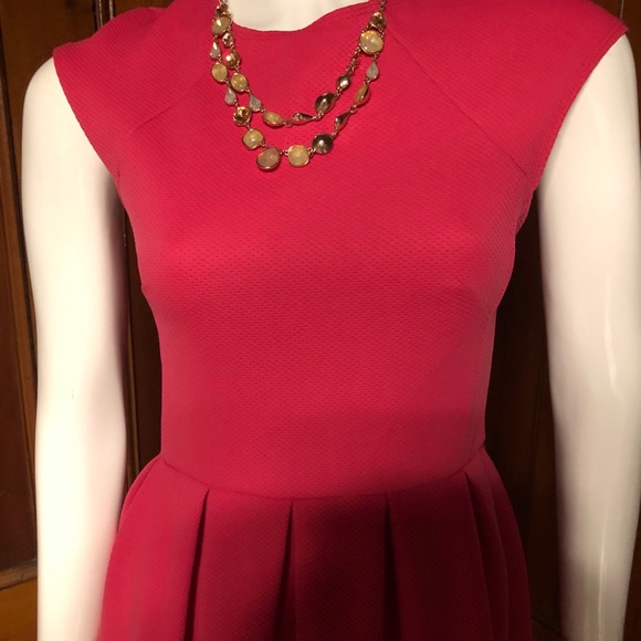 Hot pink waffle weave dress by Romeo and Juliet - Picture 3 of 6